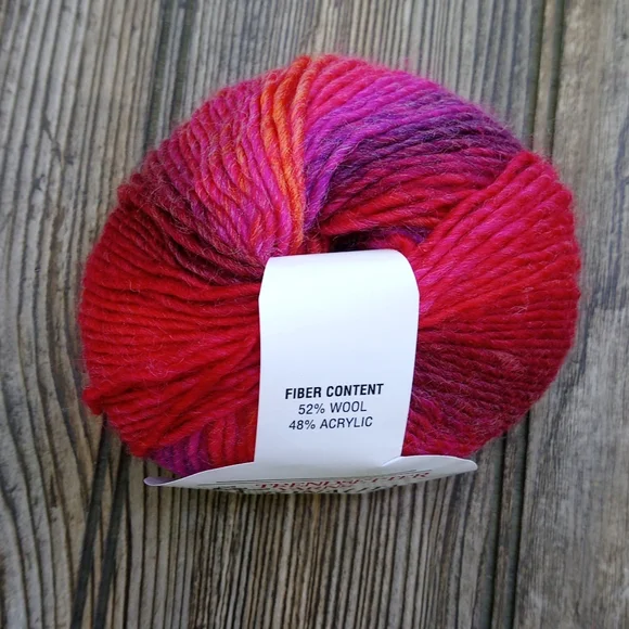 Trendsetter Yarns Wool Acrylic Colorful Skein Crocheting Knitting - Picture 1 of 9